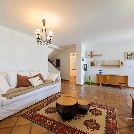 6br With Private Pool, 4 Baths & Garden -padma Lejlighed