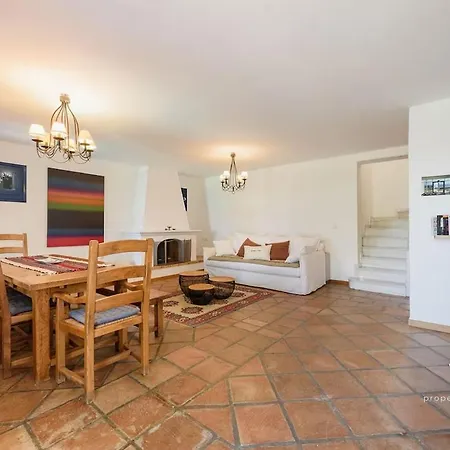 6br With Private Pool, 4 Baths & Garden -padma Angairia