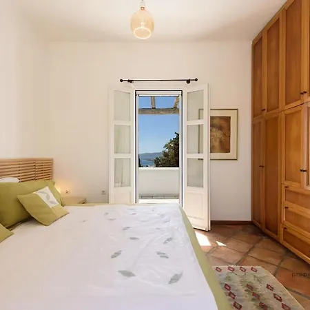 6br With Private Pool, 4 Baths & Garden -padma Angairia