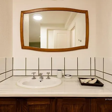 Apartment 6br With Private Pool, 4 Baths & Garden -padma