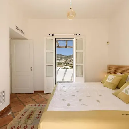 6br With Private Pool, 4 Baths & Garden -padma * Angairia