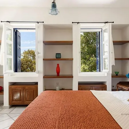 6br With Private Pool, 4 Baths & Garden -padma Angairia